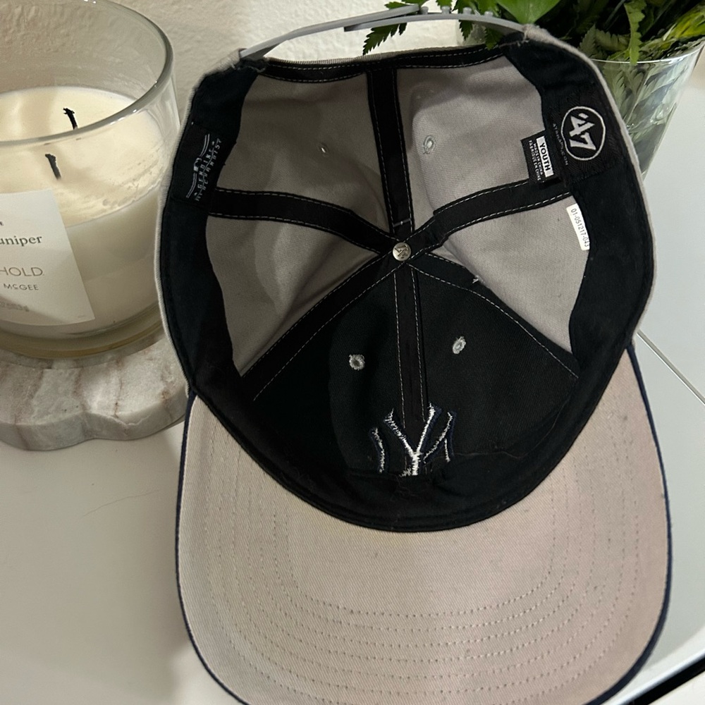 47’ NY Yankees Trucker Hat two tone Grey Navy - Picture 4 of 4